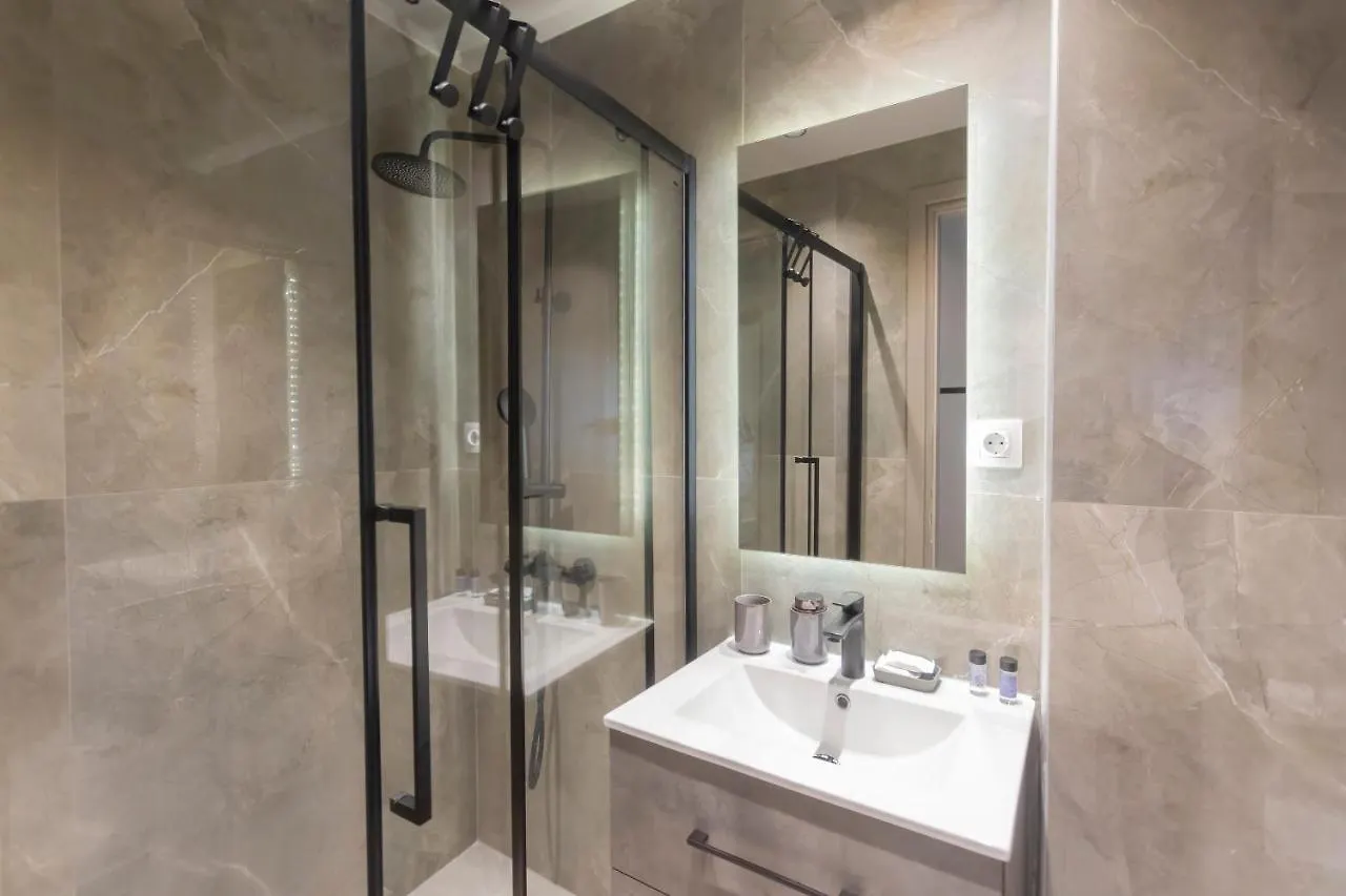 Zenou 24 Downtown Apartment Salonic