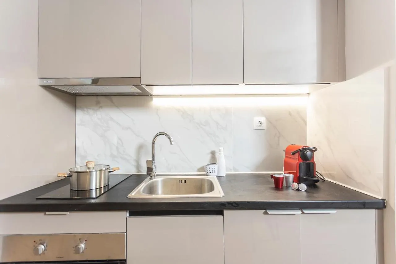 Zenou 24 Downtown Apartment Salonic